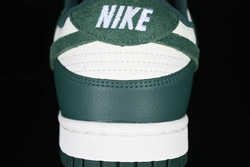 All Categories Nk SB Dunk Series Nk SB Dunk Low Low-top sneakers Nk Dunk Low SE "Noble Green" Classic Brazilian color SB low-top sports and leisure sneakers FD0350-133